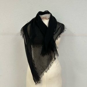 Black echo scarf 34x34